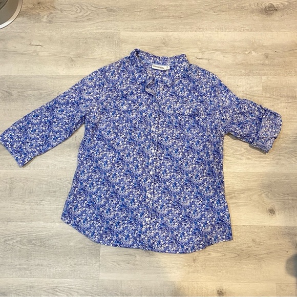 Vintage St. John’s Bay Cottagecore Blue Floral Print 3/4 Sleeve Collared Blouse - Picture 16 of 16